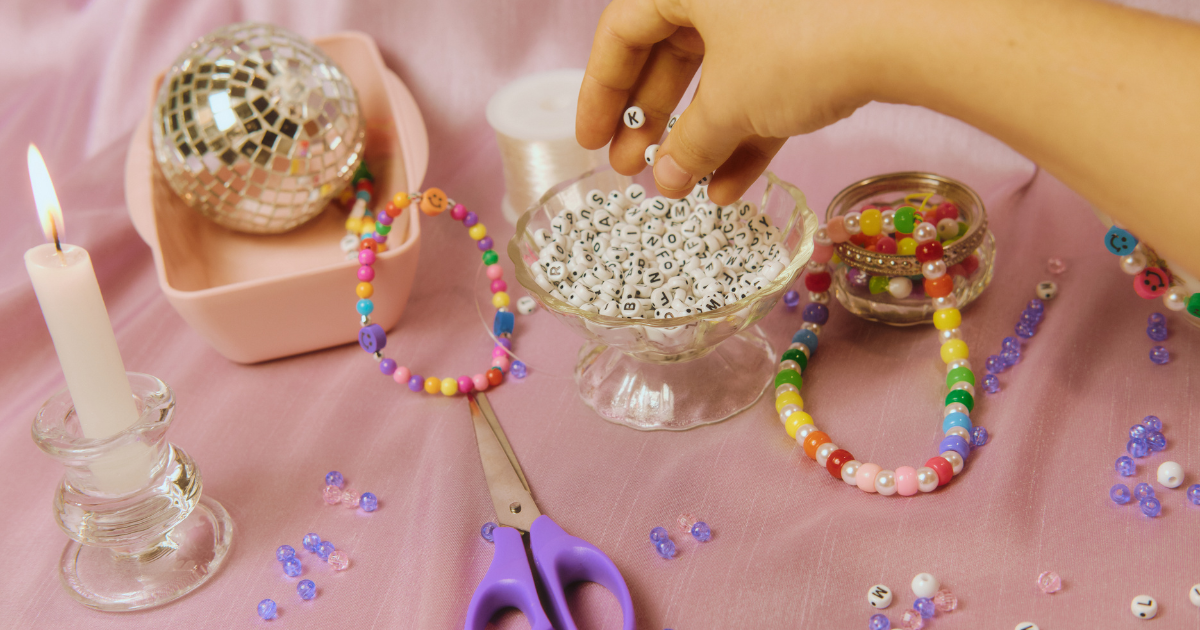 7 Top-hand Accessories to Unleash your Inner QUEEN!